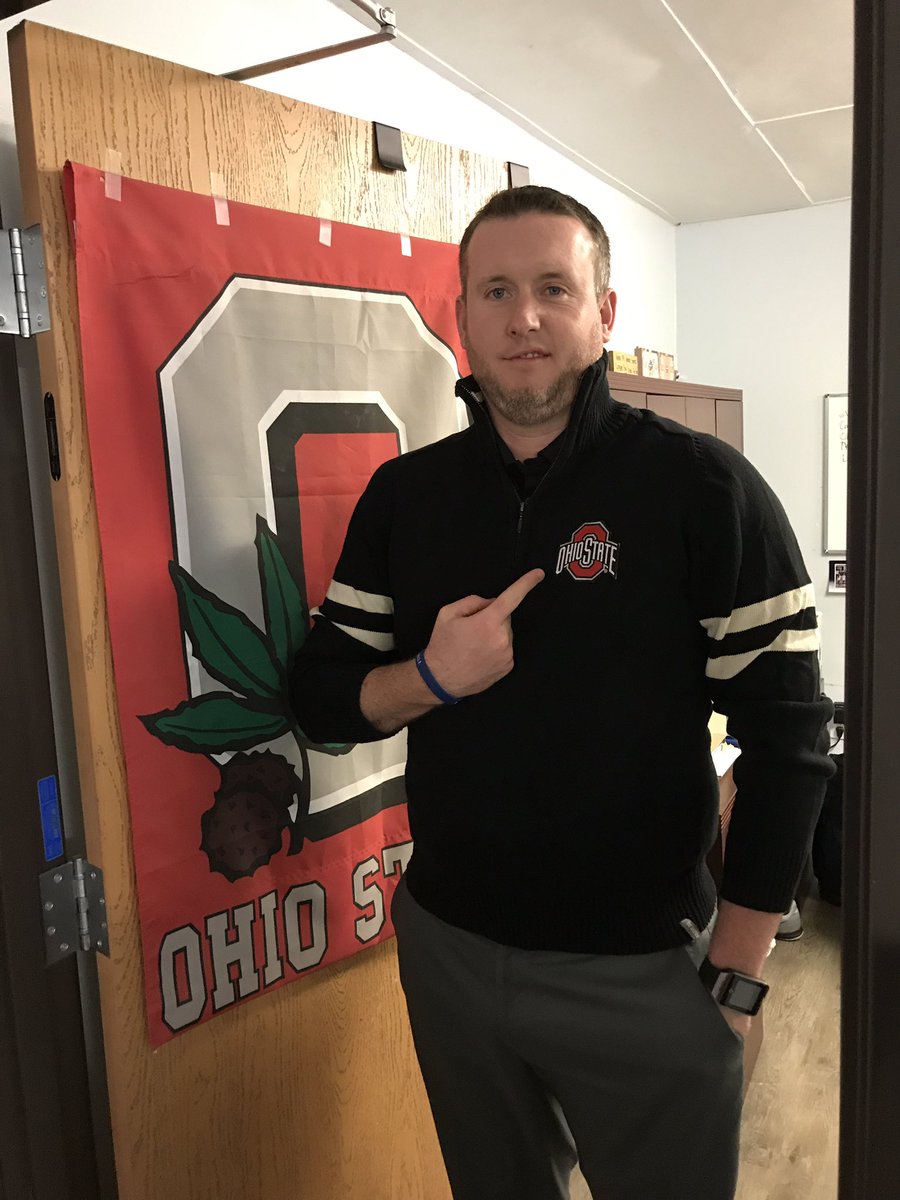 JudiKlausmeyer's tweet image. Always a fun day!!! He makes a good Buckeye @CoachBrotherton #twoyearsandcounting