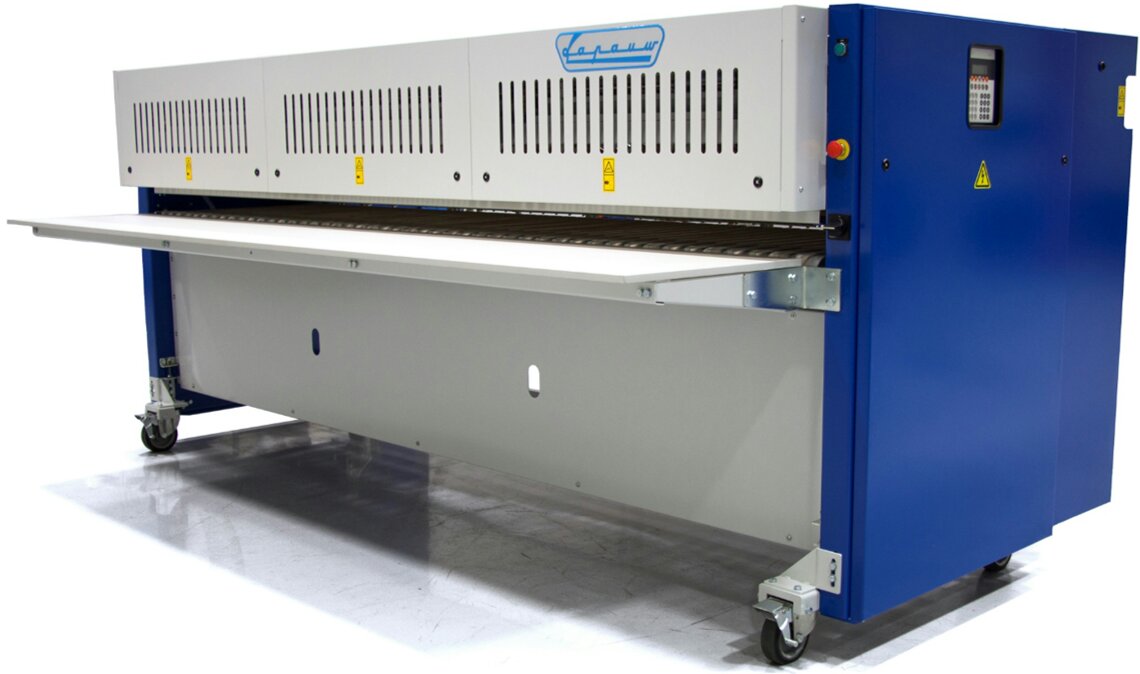 Dobradeira STARFOLD Lapauw oferece solução compacta para pequenas/médias lavanderias. Peça um orçamento e conheça o melhor custo-benefício!