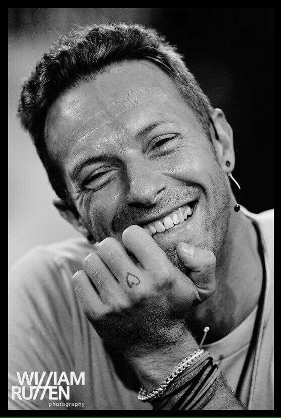 coldplaysphotos's tweet photo. MORE THAN 1000 FOLLOWERS!
WE ARE SO HAPPY, THANK YOU EVERYBODY! https://t.co/oCaPAFvhwg