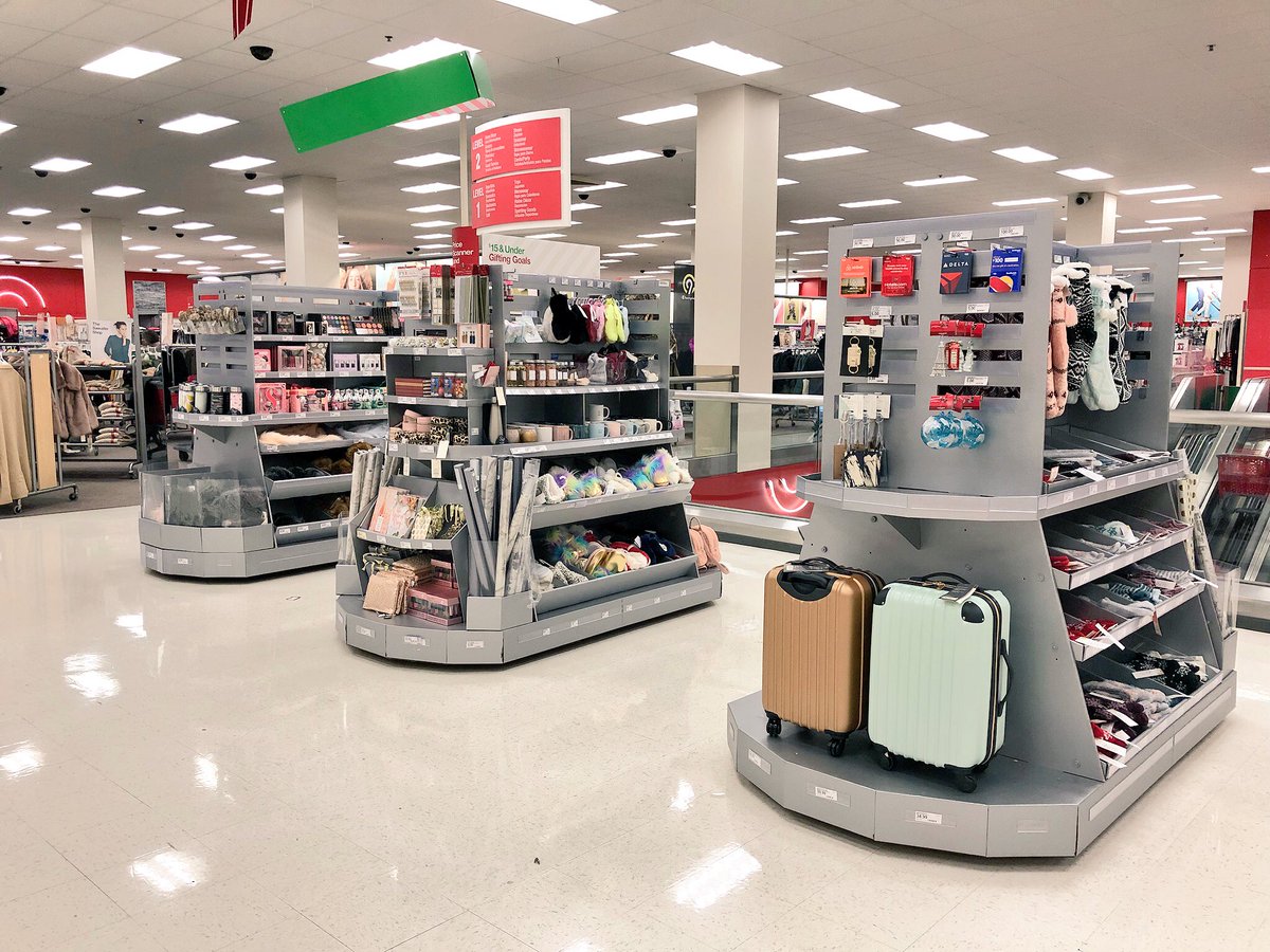 HUGE recognition to POG and Brand TM Eninna for filling and flexing these NEW Amplified Gifting fixtures! <a href="/JustinkalebMe/">justin carter</a>