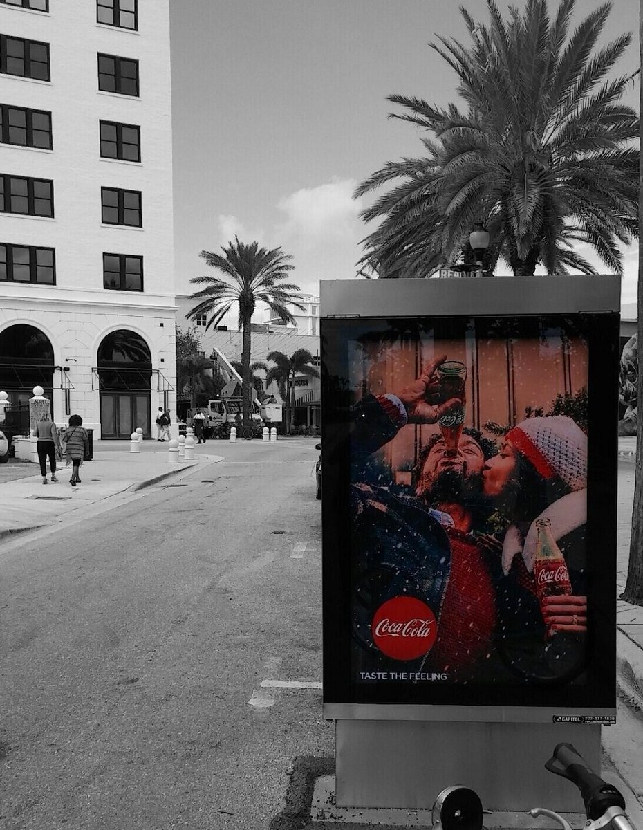 capitoloutdoor's tweet photo. #ShareACoke #WestPalmBeach! @CocaCola #givingTuesday
#AdPanels #OOH #GoWherethePeopleAre
https://t.co/SkxQvNKDKk https://t.co/wiPy1qLLM0