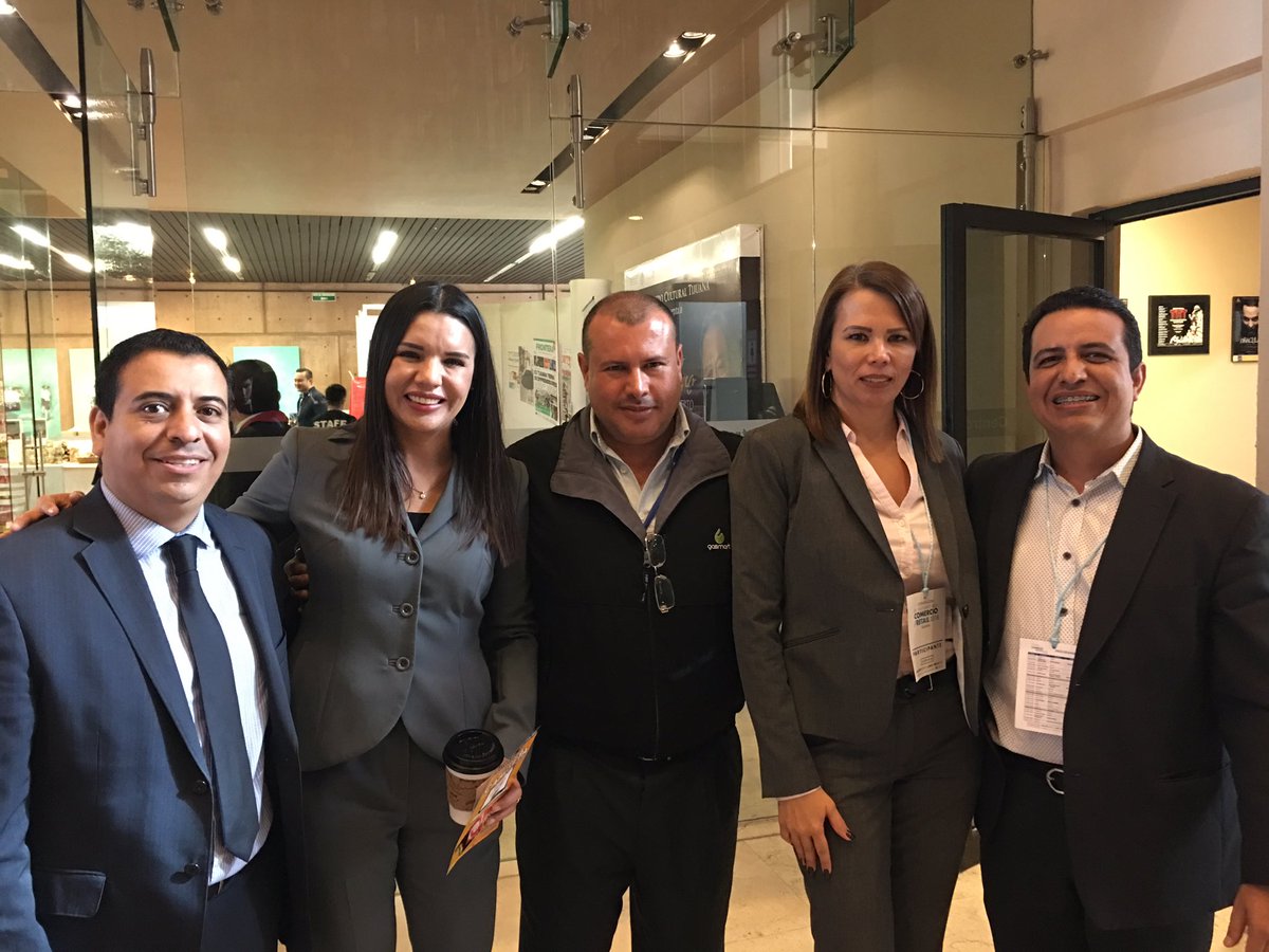 Jgarcialo's tweet photo. #ElFuturoDelComercioTIJUANA https://t.co/MtSqK6NadK