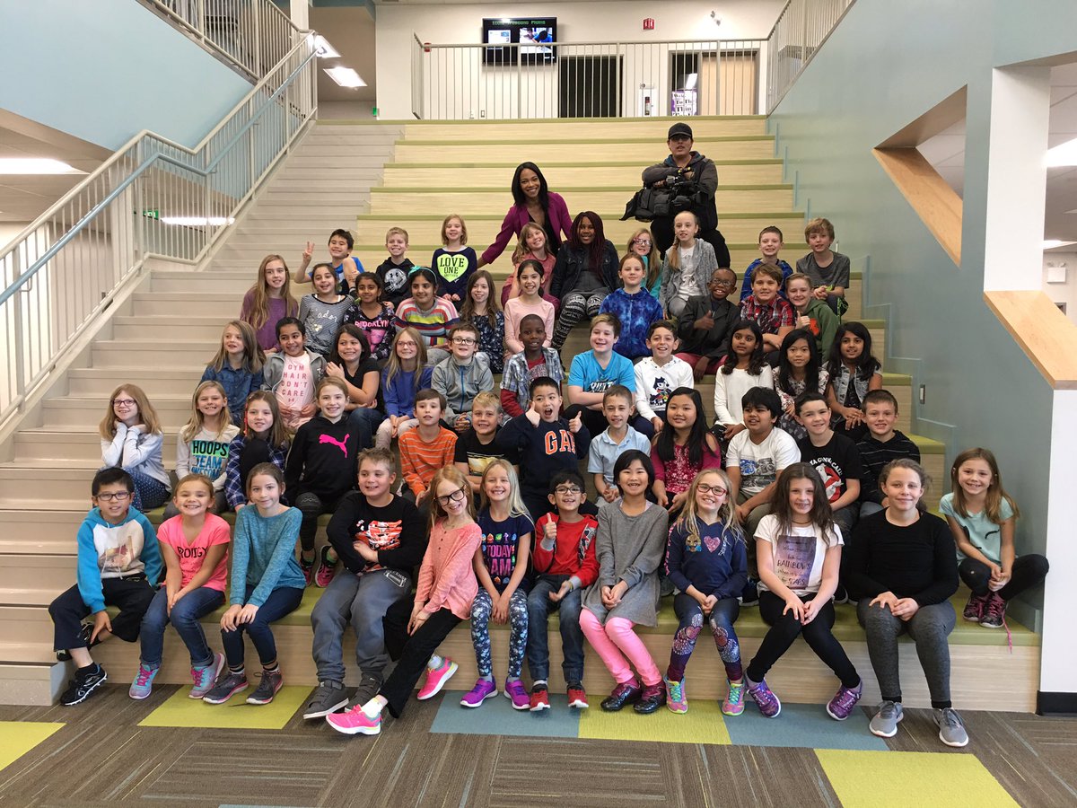 WascanaPlains's tweet photo. Learning about newsrooms and weather reporting in grades 3 and 4 with Candace from the Global Morning Show #weathercanbefun https://t.co/ZK2uUMsRdc