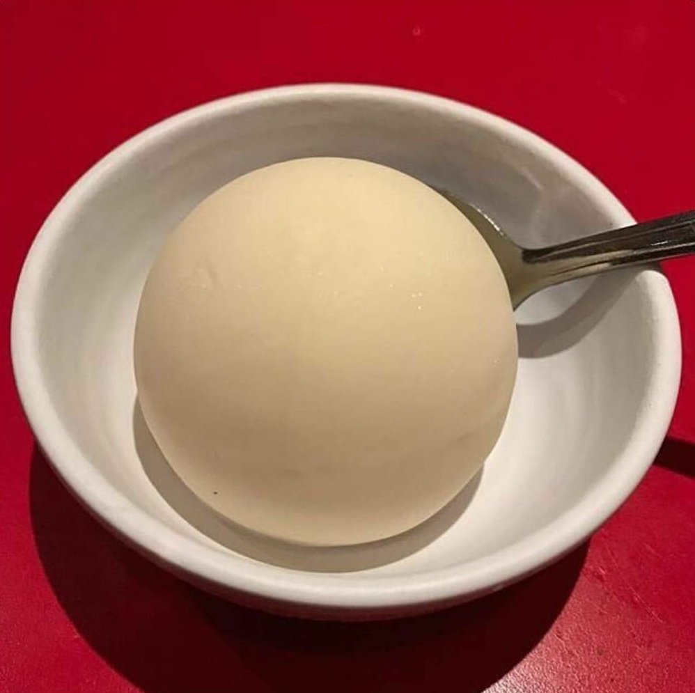 poprostubeka's tweet photo. Dlaczego ta gałka lodów wygląda lepiej ode mnie? https://t.co/V2GfCKHnpV