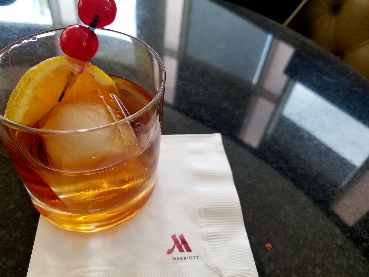 MarriottATLGate's tweet photo. There's nothing quite like a classic Old Fashioned cocktail from our Champions bartenders. https://t.co/Bnff7sA8RG