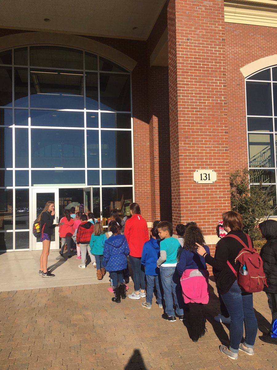 GWUSAAC's tweet photo. We welcomed Luther Vaughn Elementary School 3rd grade classes to @gardnerwebb for our Education Day at the @GardnerWebbWbb game. Student-athletes led tours around campus, before the game, sharing the importance of education! https://t.co/UtuCQCelYF
