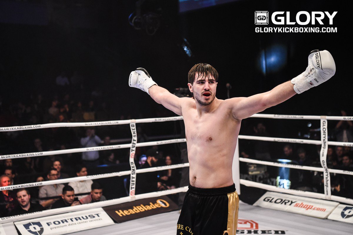 elrocktagono's tweet photo. No te pierdas esta noche de la transmisión totalmente en español de #Glory47 desde Lyon, Francia.

Todo a través de @ESPNDeportes en punto de las 9pm ET/6pm PT
Narrada por @HenBriones  y @Felipe_DeMaria  @GLORY_WS https://t.co/Eygot6BpxC