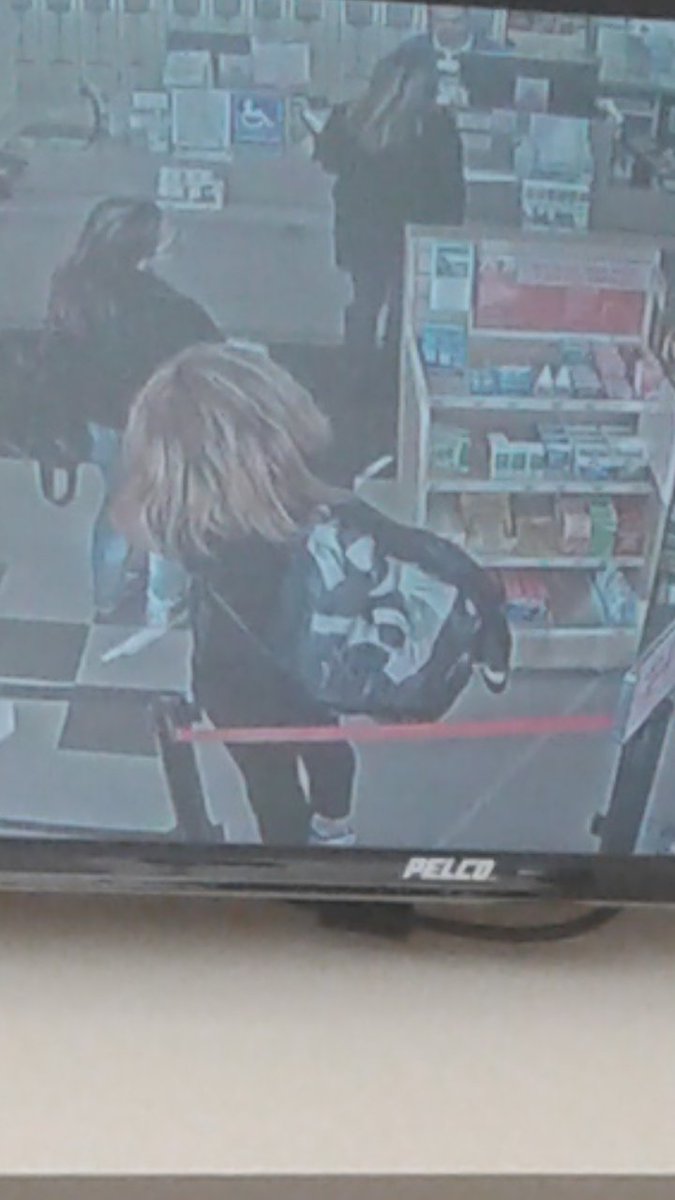 NasiaGyrlNae's tweet photo. 11/28/17 i like my #hurrrr from the back tho'. #rx for a minute inconvenience, #itsnothing . #timeforacheckup #kaiserpermanente #Kaiser #pharmacy #cctv #securitycamera #surveillancecamera #hair #hospital #healthcare #health #healthy https://t.co/MLUkqhBP5o