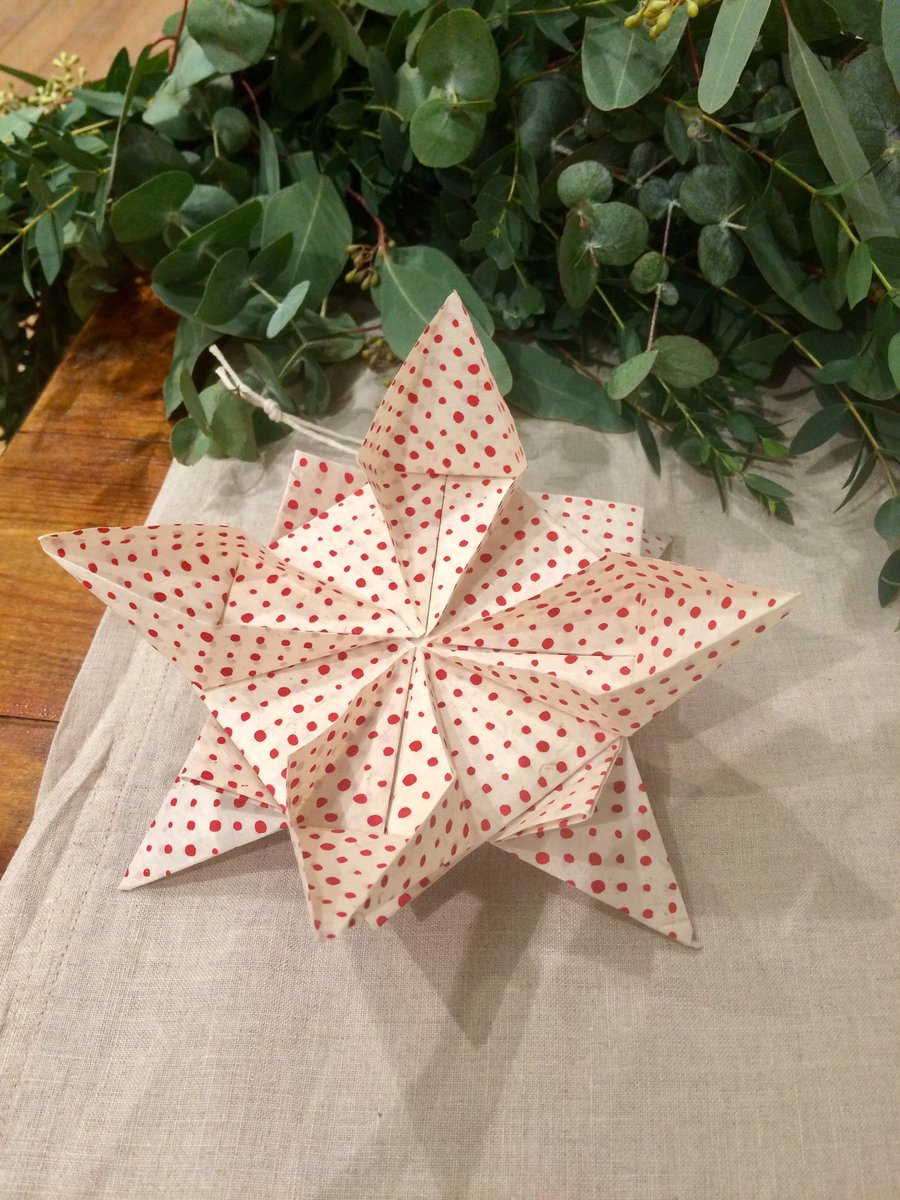 CRobins1's tweet photo. Tonight's origami Christmas decoration workshop with @Foldability @TOASTtravels 😍 #toastbeing https://t.co/2aSZ6Q26H7