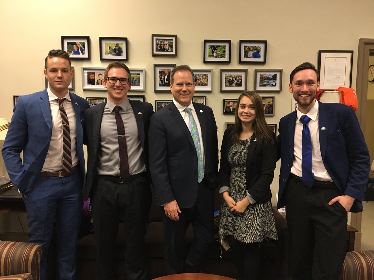 ulsuexternal's tweet photo. Thank you @DarrenFisherNS for meeting with @CASAACAE to discuss Open Educational Resources (OERs), PSSSP Funding, Fair Dealing &amp; Canada Student Grants for Graduate Students &amp; Students with Disabilities. #Advoweek17 #cdnpse https://t.co/vfH018yDeo