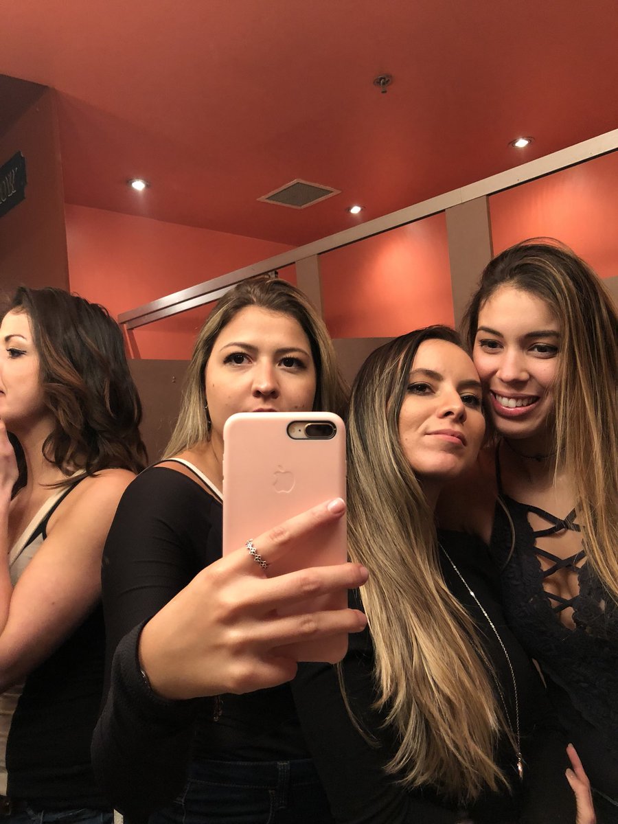 brubsdrummond's tweet photo. Posso com isso? Bora fechar esse closyyy, migas https://t.co/FpJaq7pLXC