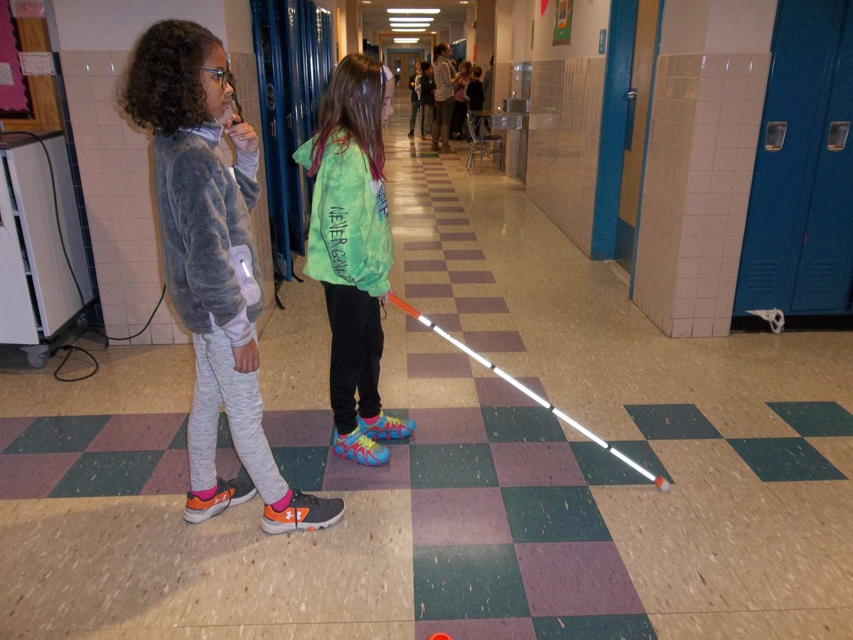 SequoiaTeam's tweet photo. Understanding differences and empathizing with those who are visually impaired #hopsquawk #understandingdifferences #schoolprogram https://t.co/NKulRqwMJO