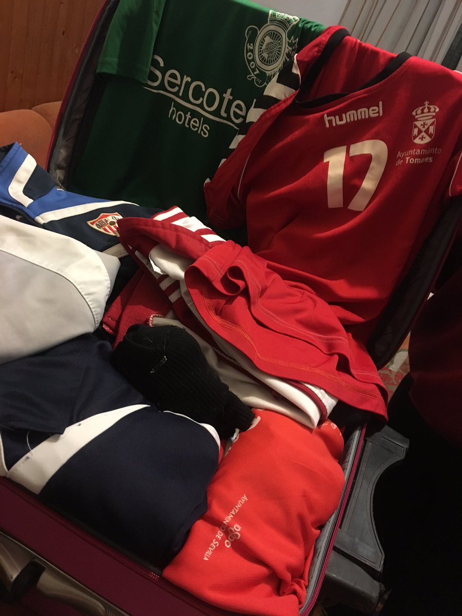 Con la maleta cargada de ilusiones... MIL GRACIAS <a href="/tomaresvoley/">voleibol-tomares</a> <a href="/HeliopolisFS/">Cerve. Huracan HFS</a> 🇮🇳