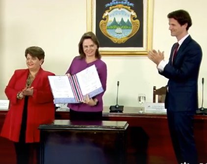 "Cuando teníamos las respuestas, nos cambiaron las preguntas". Así <a href="/PelayoCastroUE/">Pelayo Castro 🇪🇺</a> recordó un grafitti descubierto por el poeta Jorge Enrique Adoum y universalizado por Benedetti. Juntos, Costa Rica y Europa, buscamos las mejores preguntas y sus respuestas <a href="/anita_chae/">Ana Helena Chacón</a> @europeaid