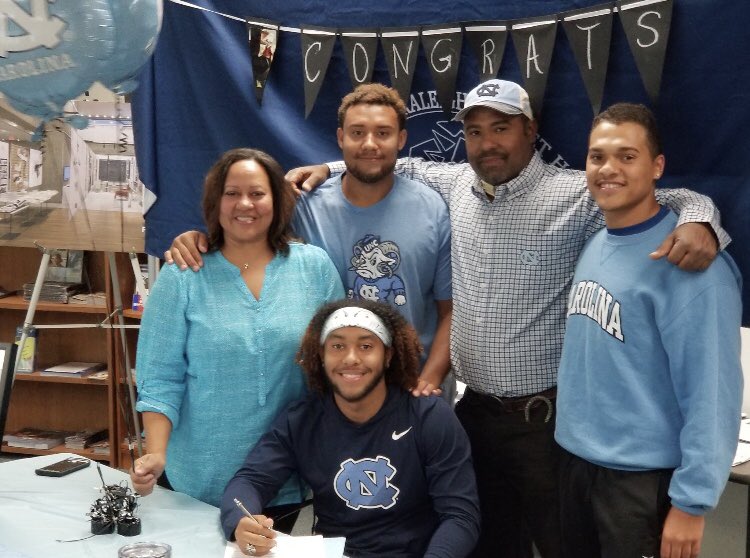 nsaf_track's tweet photo. Congrats to @RomanMitchell8, our NSAF Project Javelin Gold senior who signed with @UNCTrack_Field recently! Will be great to follow his NCAA career in Chapel Hill! https://t.co/RaNu4mDo0t https://t.co/vO2D4oD8j5