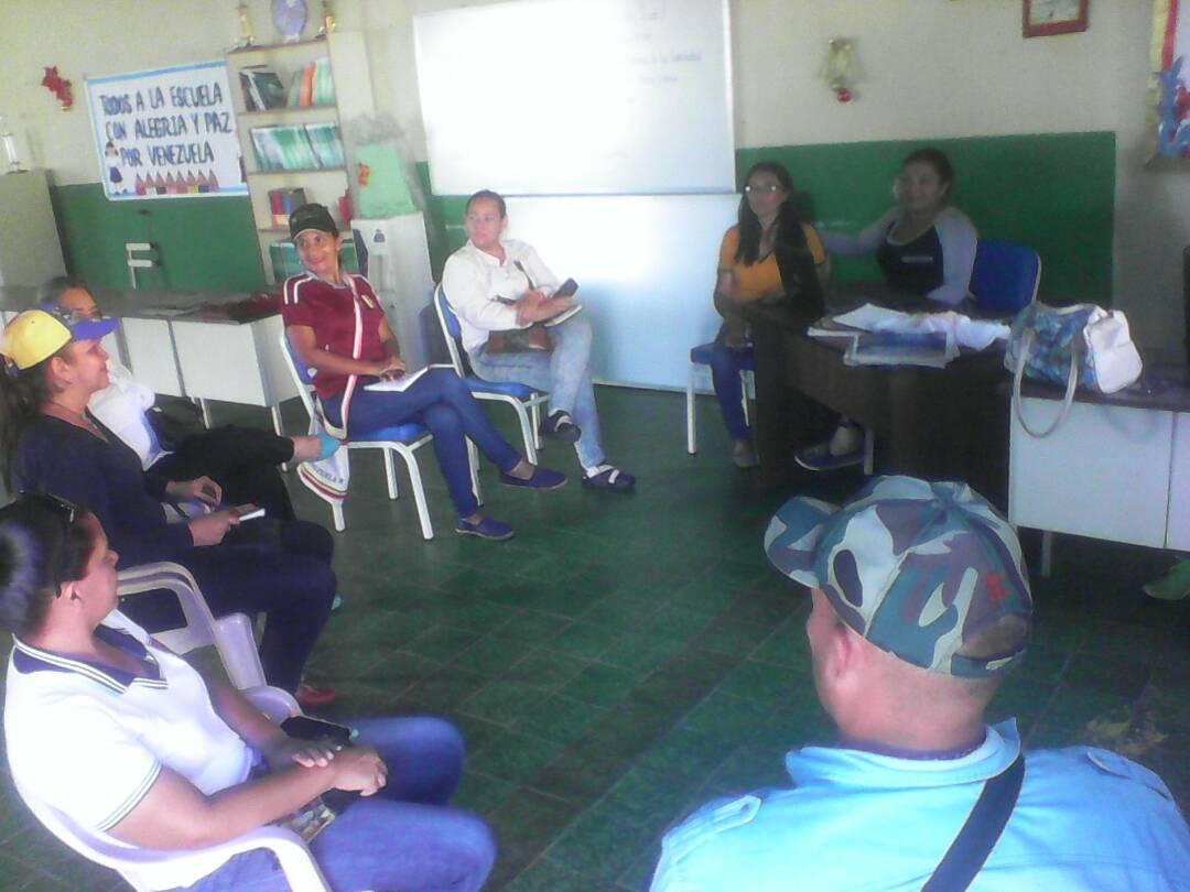 #RIBAS realizó reunión municipal con equipo técnico de Supervisores y Responsables de Programas, para organización del sistema de trabajo por y para nuestra Revolución Educativa #GUARICO