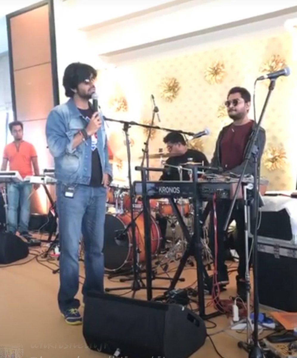 AmanFanzblog's tweet photo. #Rockstar @AamanTrikha while #rehersal #soundcheck   #perfectmatch #perfectstage #MusicBank #MASHUP #MyMusicTaste #mylife #devotions #Passion #fireonstage #musicvibration #fans #followers #lovemusic #weddings #mumbai #MUSICLOVER #Celebrations #Live #performance https://t.co/7AXN9oPJG9