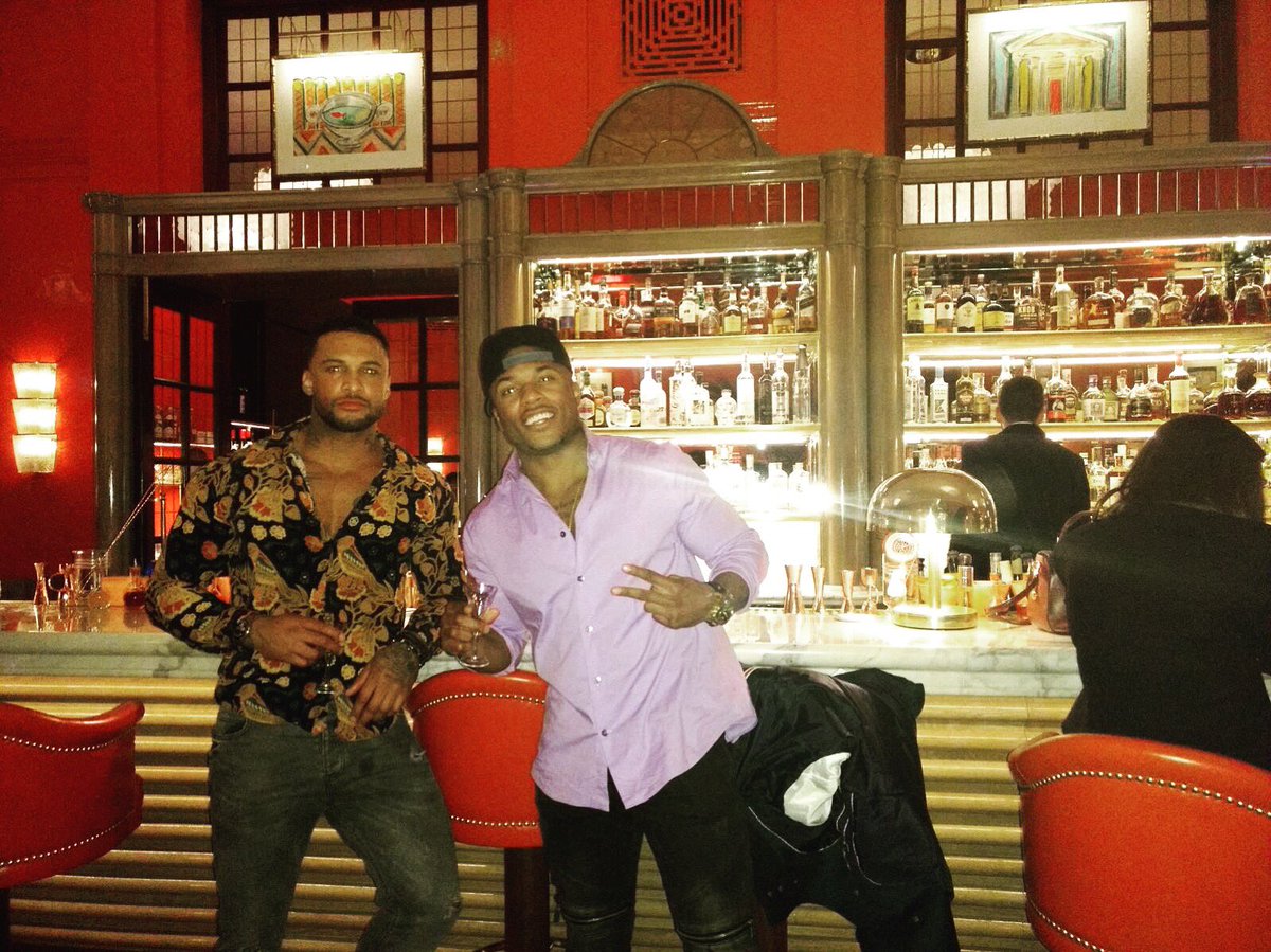 Another evening in Mayfair ... Hollywood’s finest sons 💁🏽‍♂️