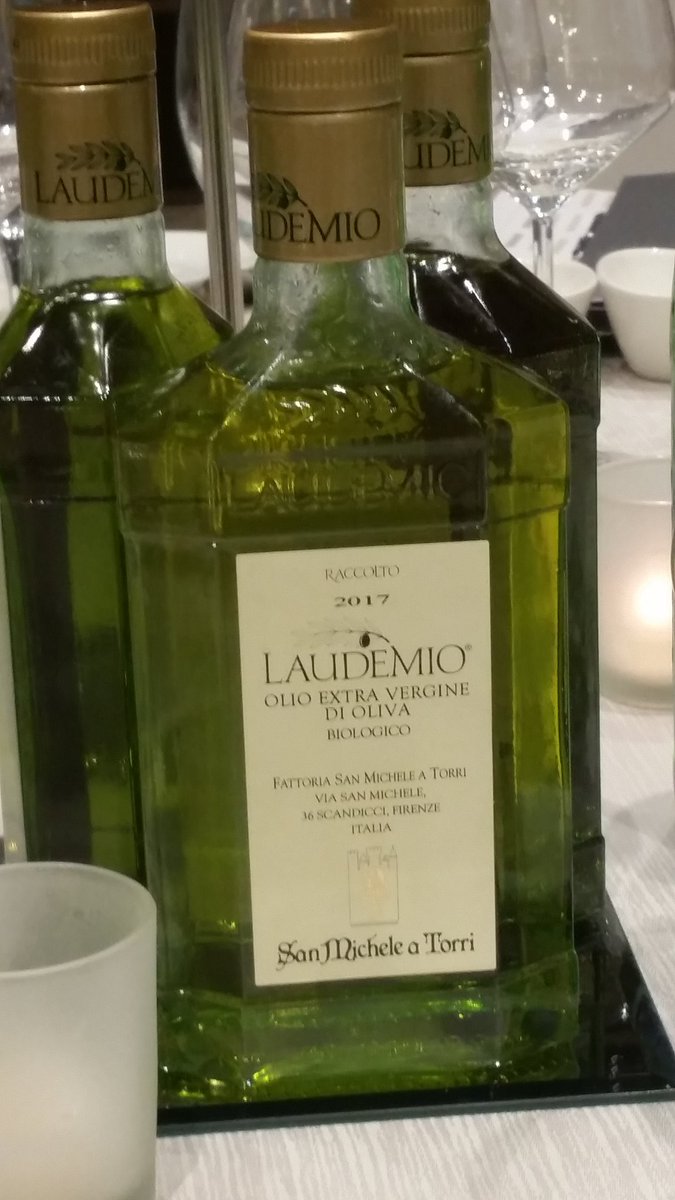 lauralaposta's tweet photo. Si fa l'olio per passione e il vino per mangiare... Diana Frescobaldi alla finale del #PremioLaudemio: custode del territorio per i secoli a venire. Vince il premio lo chef Salvatore Bianco del @Romeo_Hotel di #Napoli. @LaudemioTuscany well done! https://t.co/0qExAL3ozZ