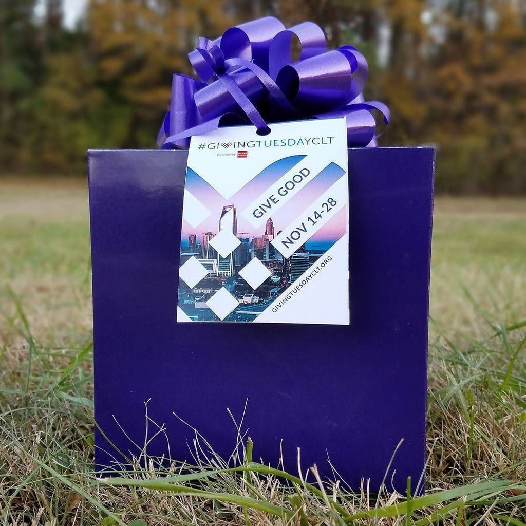 BrewingCLT's tweet photo. #BrewingCLT news from @lennyboybrewingco:
Just a reminder that today is the last day of #GivingTuesdayCLT. Let's help support all of the amazing #clt non-profits 💜 Check out @sharecharlotte for more details (or visit https://t.co/0yXAZQ4IFq). #givingtu… https://t.co/diw8DBlz2l https://t.co/sdVsOCW8ox