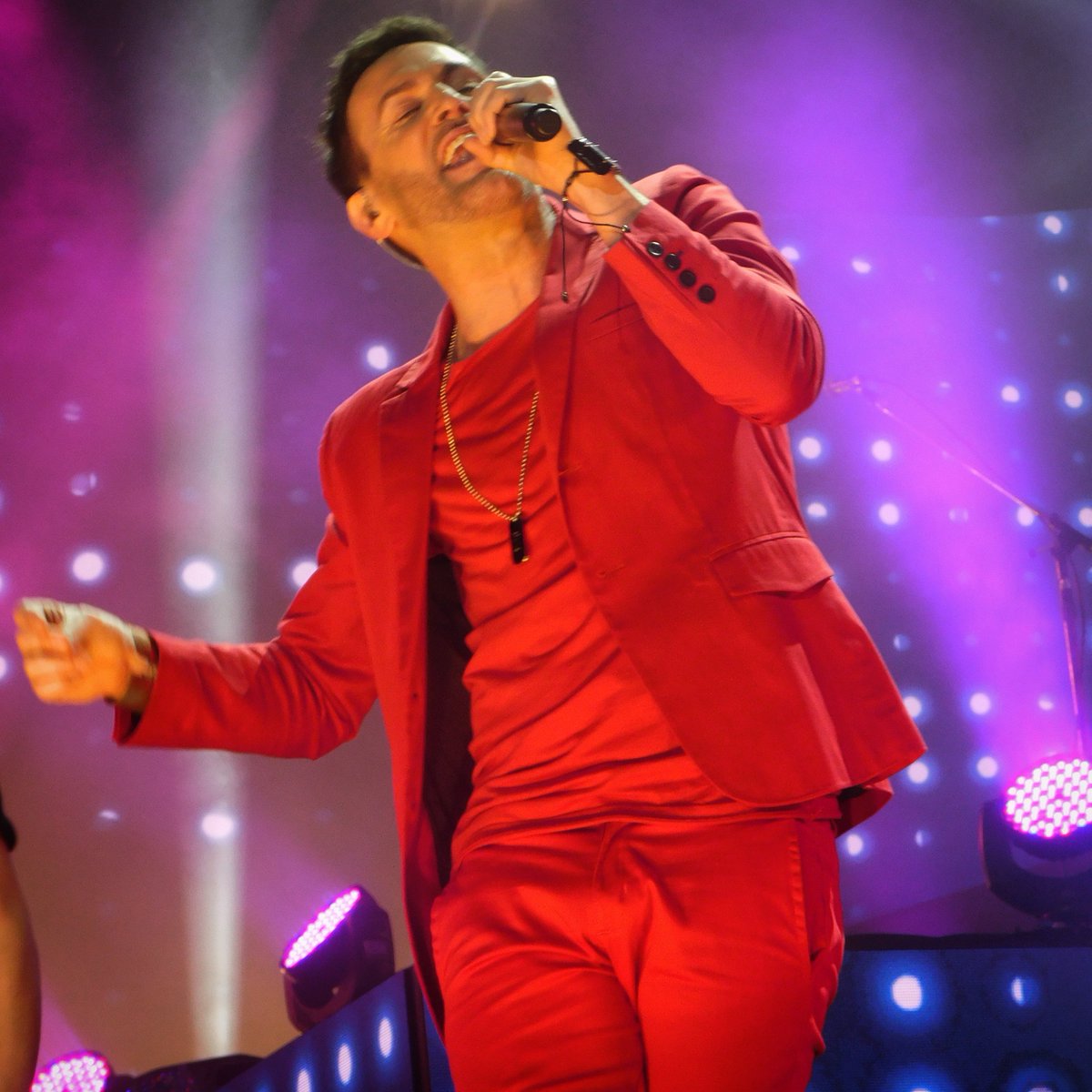 lauu_3107's tweet photo. Í N S U P E R A B L E 🔥

La mejor noche lejos @AxelOficial @Supernovaprod @SonyMusicArg  😍 #AxelEnElHipodromo #Axel25N #AxelEnHDP https://t.co/I3GUIyGVsg