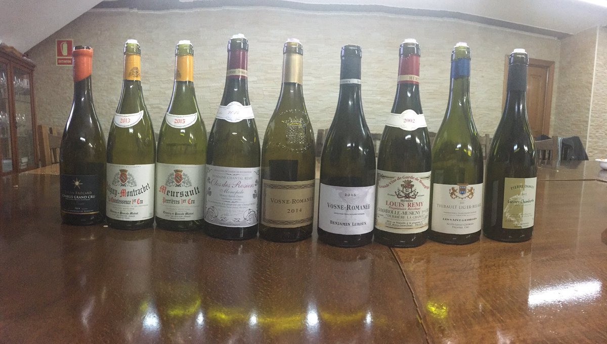 CondePrendes's tweet photo. Gran cata de vinos de Borgoña en @lasriasgijon dirigida por @pacoberciano propietario de @almavinos #condeprendes #borgoña #meursault #montrachet #vosneromanee #musigny https://t.co/kmtGhHfMAL