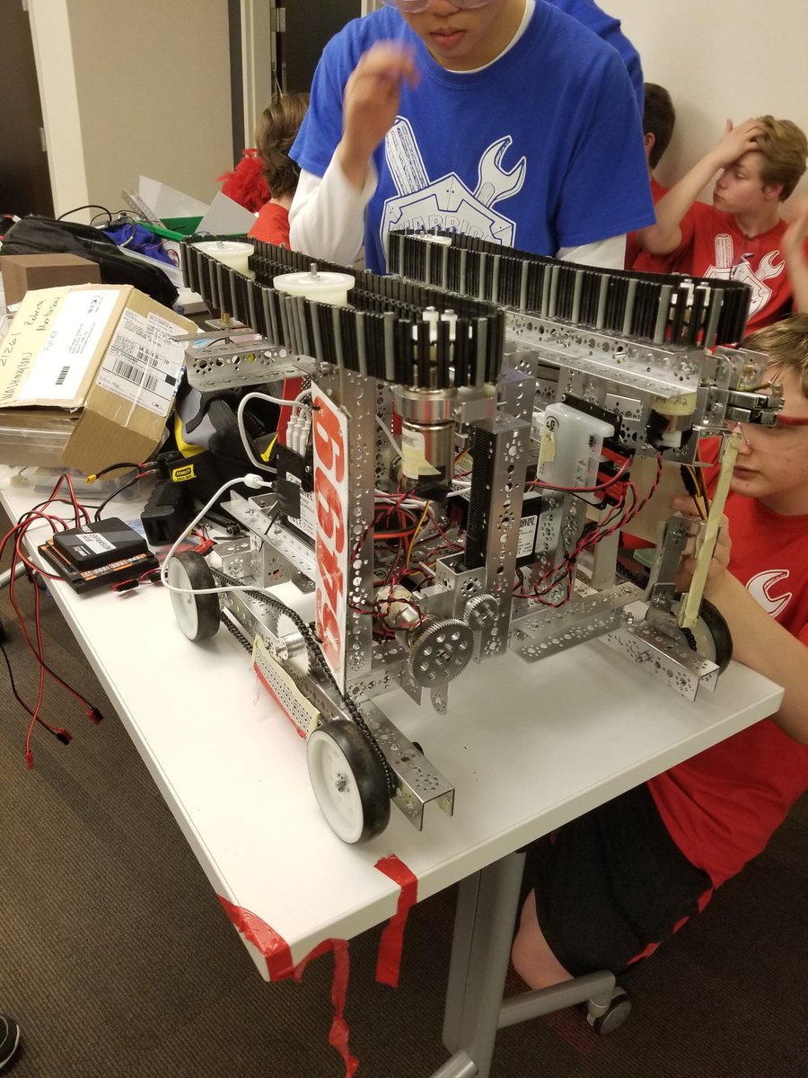 WarriorBots's tweet photo. Game Day🔧🔩
#omgrobots https://t.co/NUZxhGhiTJ