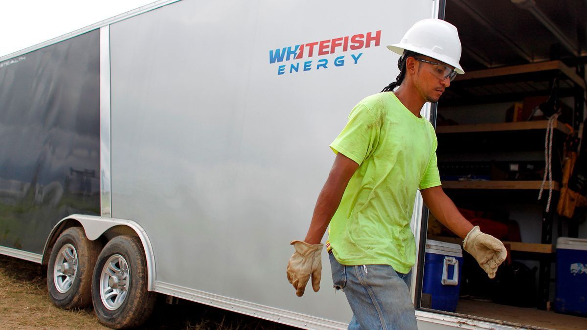 grist's tweet photo. While you were at Thanksgiving, the electricity battle in #PuertoRico waged on https://t.co/6JPwrikPRH https://t.co/zuJQThFaxy