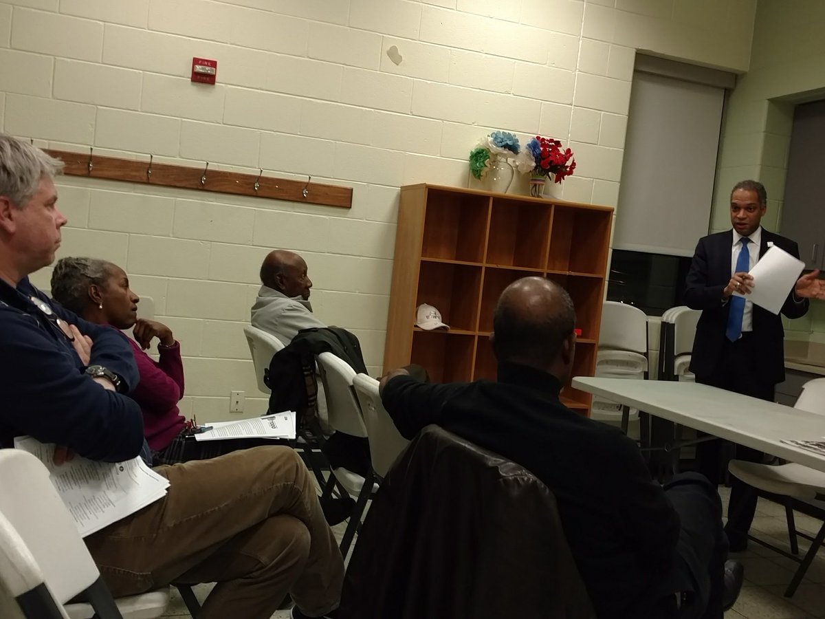 Faye_Ward4's tweet photo. #CM BrandonTTodd speaks to the Lamond Community Action Group @ the Lamond Recreation Center regarding the State of Ward 4 which includes the FY 2018 budget, public safety, Education/Recreation, Bills introduce by CM Todd, etc... https://t.co/jHXRlkh7OA