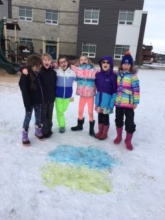 melissakueber's tweet photo. @LoisHoleSchool Grade 3s had an awesome day making perogies, learning the Cyrillic alphabet, Ukrainian dancing, painting Pysanky, and spraying Ukraine’s flag in the snow #UkraineThemeDay #Funin3rdGrade https://t.co/AXTDv90GGq