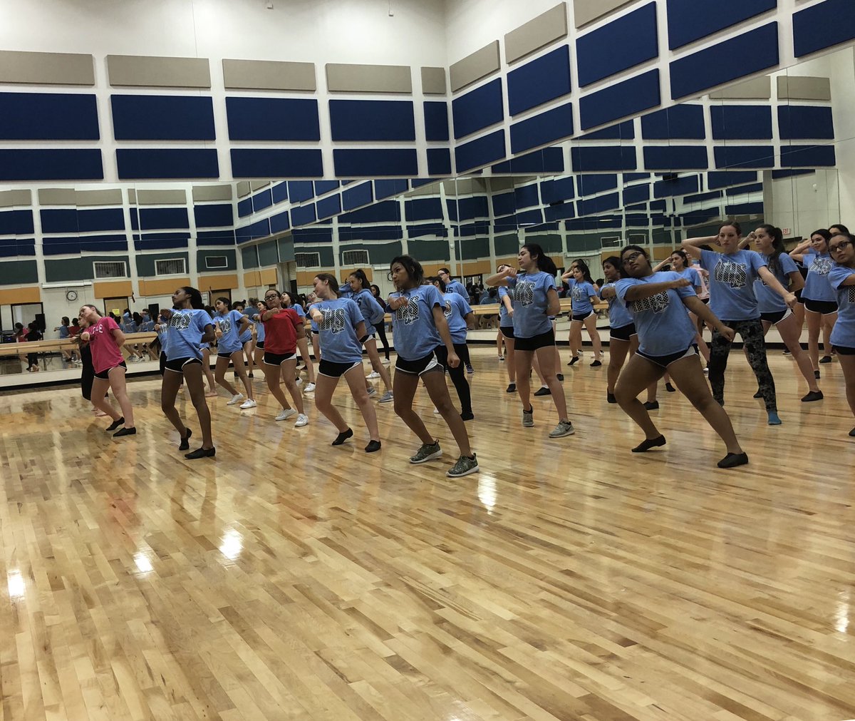Harlan_Pep's tweet photo. Competition season is here! Started learning their Pom routine today! #Competition2018 #HawkProud https://t.co/pzYMY7q7Z5