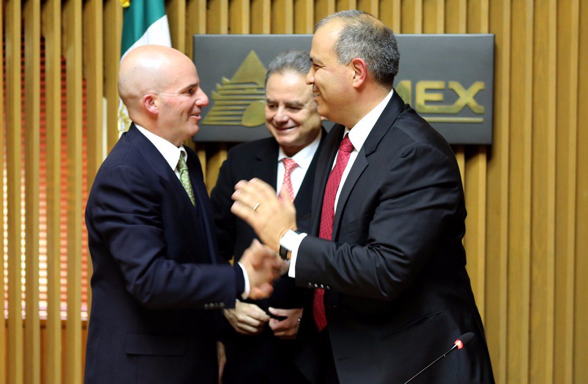 PemexGlobal's tweet photo. Carlos Treviño Takes Office as the CEO of Pemex 
 https://t.co/Lu3uG39HFu https://t.co/uwLlH5jLtt