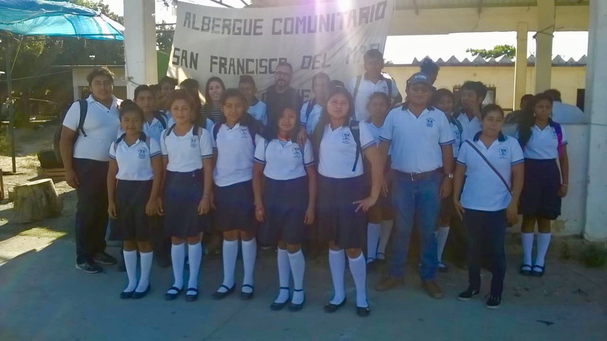 CanEmbMexico's tweet photo. Congrats to # OjodeAguaComunicacion for their #HumanitarianAssistance project to support the victims of the September earthquakes in Juchitan, San Francisco Ixhuatan and San Francisco del Mar #Oaxaca funded by #Canada #CFLIMX https://t.co/aSxvoupUFt