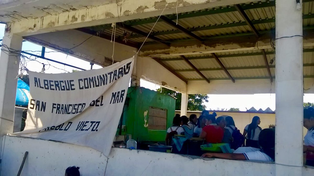 CanEmbMexico's tweet photo. Congrats to # OjodeAguaComunicacion for their #HumanitarianAssistance project to support the victims of the September earthquakes in Juchitan, San Francisco Ixhuatan and San Francisco del Mar #Oaxaca funded by #Canada #CFLIMX https://t.co/aSxvoupUFt