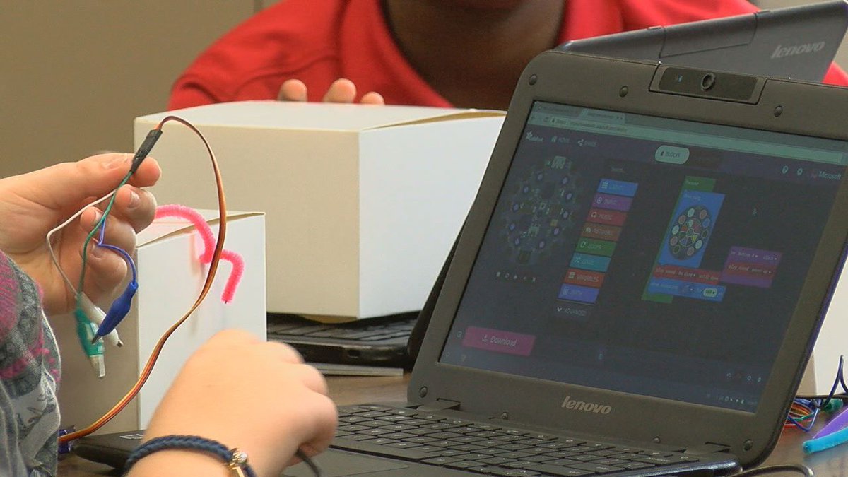 KTREnews's tweet photo. A group of students at Anderson Elementary School in Lufkin were recognized Tuesday by Microsoft. Find out more here: https://t.co/7ZFzOGx1Pn https://t.co/d44hzwHH4g