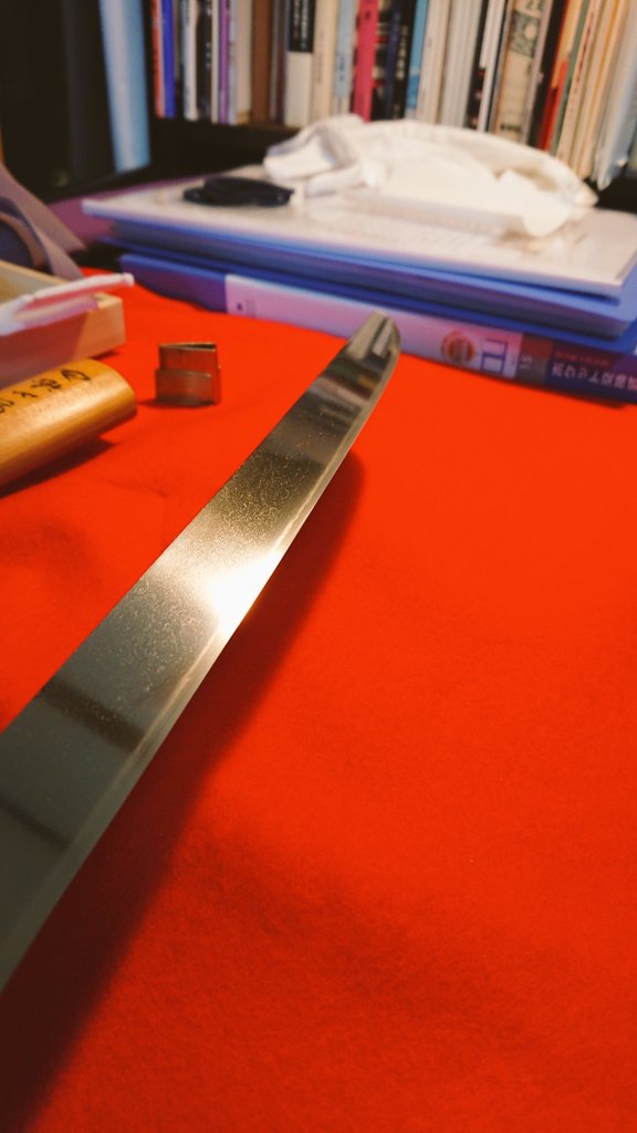 toukenzadankai's tweet photo. 初心者講座では刀剣鑑賞の他に、たくさんの図録などをご覧頂けます。勉強ではなくお楽しみ会のような講座ですので、参加お待ちしてます！ https://t.co/WeaglbOctl