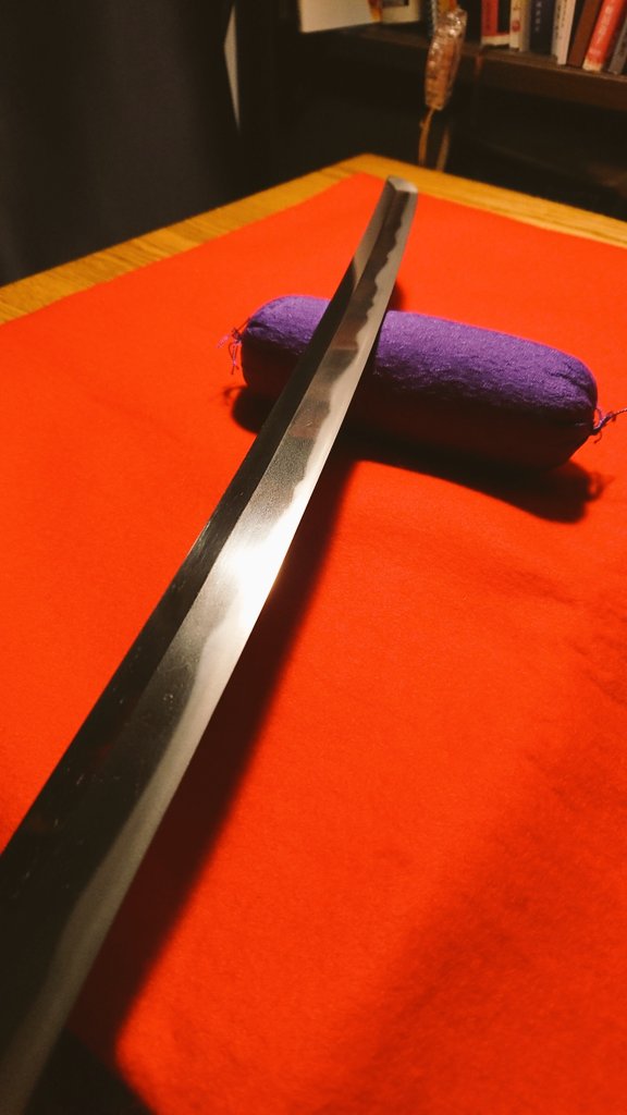 toukenzadankai's tweet photo. 初心者講座では刀剣鑑賞の他に、たくさんの図録などをご覧頂けます。勉強ではなくお楽しみ会のような講座ですので、参加お待ちしてます！ https://t.co/WeaglbOctl