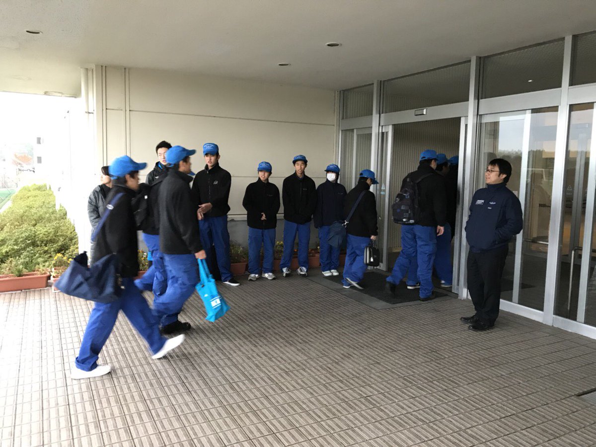 prd_seitokai's tweet photo. 皆さんこんにちは、本日11/29の朝の挨拶運動は生徒会が行���ました。

また、昨日11/28〜11/30のお昼休みにはJANの選挙特番が各教室のテレビで流れます。📺
ぜひご視聴ください。👀

そして、JAN10月号11月号は来週の放送を予定しています。10月号が遅れての放送となる事をお詫び申し上げます。 https://t.co/U60amndY1T