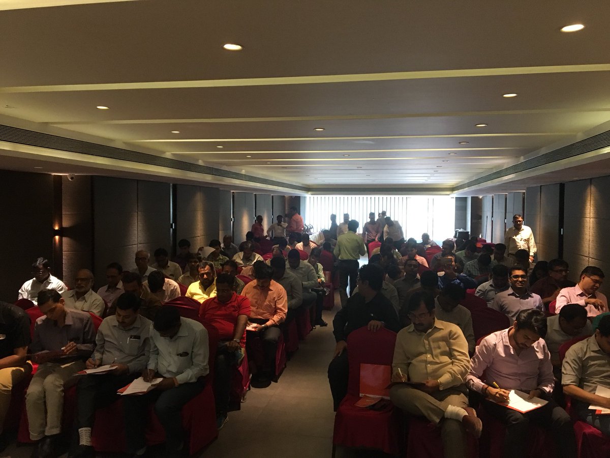 Stockmarketmonk's tweet photo. One day workshop for partners of #iciciprumf at #surat. A day well spent for everyone #IFAtraining #MutualFunds @IyengarRaghav https://t.co/iHbAnrEUN2