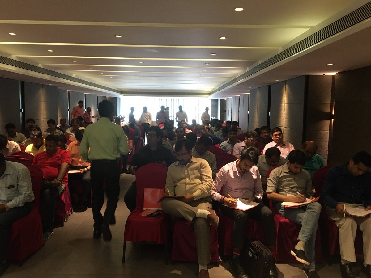 Stockmarketmonk's tweet photo. One day workshop for partners of #iciciprumf at #surat. A day well spent for everyone #IFAtraining #MutualFunds @IyengarRaghav https://t.co/iHbAnrEUN2