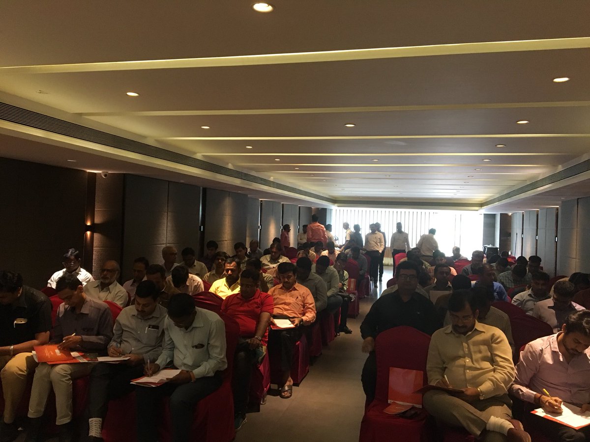 Stockmarketmonk's tweet photo. One day workshop for partners of #iciciprumf at #surat. A day well spent for everyone #IFAtraining #MutualFunds @IyengarRaghav https://t.co/iHbAnrEUN2