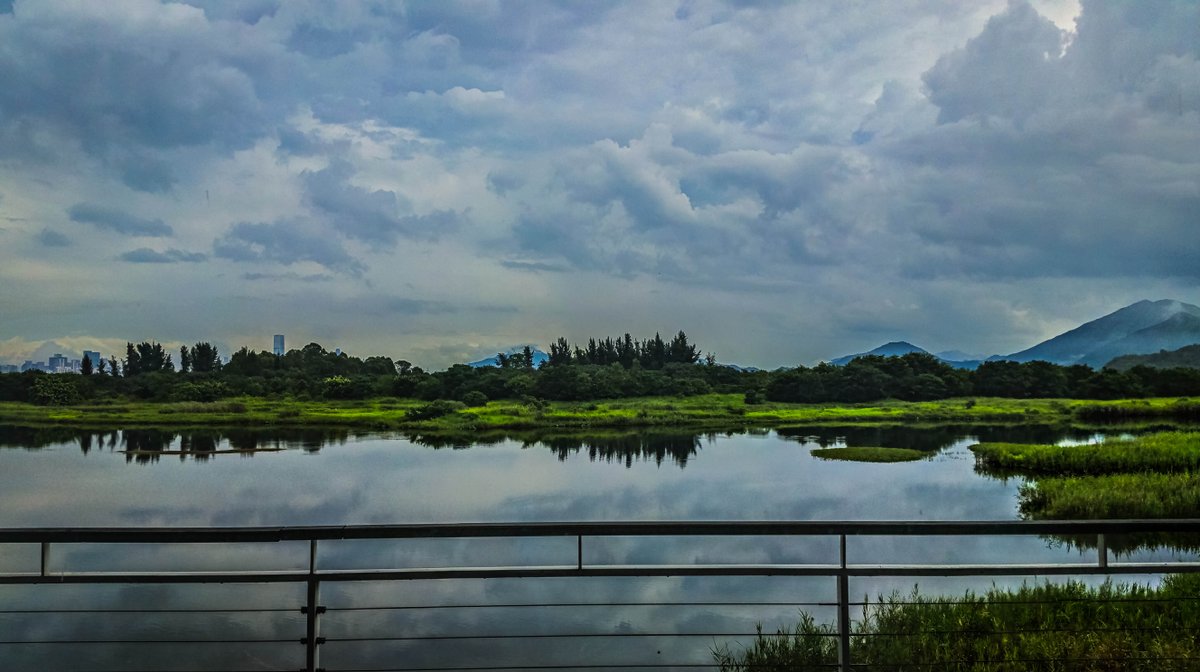 InThaime's tweet photo. If you go really far, you'll find that place in Singapore that's really far- #photography #Singapore #postcard #MostZen https://t.co/qUVwSfXMqf