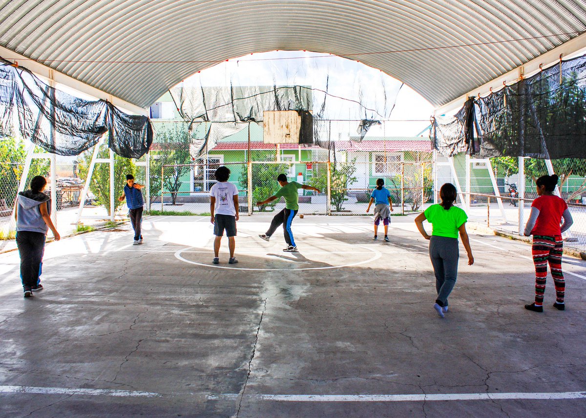 mentoramentor's tweet photo. Twice a week our instructor Gabriel makes the trip to orphanage Adonai where the children and dog run out to greet him!Thanks to our supporters Gabriel teaches capoeira classes and these children have a constant caring adult in their life. ❤️#GivingTuesday #generosity #giveback https://t.co/uA7pTrPR54