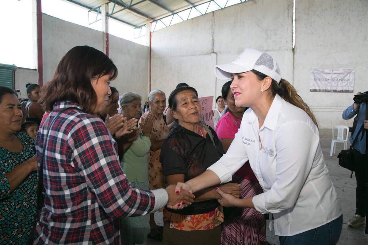 AniluIngram's tweet photo. Con @Prospera_MX más de 600 personas en la localidad Plan de Arroyos del municipio de Atzalan recibieron sus apoyos, con los que podrán continuar mejorando su calidad de vida y teniendo acceso a distintos beneficios; gracias al programa impulsado por el @gobmx @SEDESOL_mx https://t.co/zkxuROv6dY