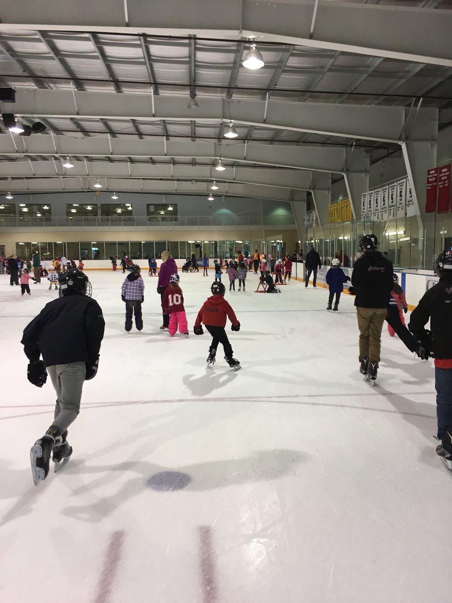 MrDaSilva11's tweet photo. All of the students @StJohnFisherCS  had an awesome time skating at The Shores Recreation Centre in Forest and cheering on the staff and grade 8s in our annual student vs. teacher ringette/hockey game! #sccdsb https://t.co/dW3Rjl7wG4