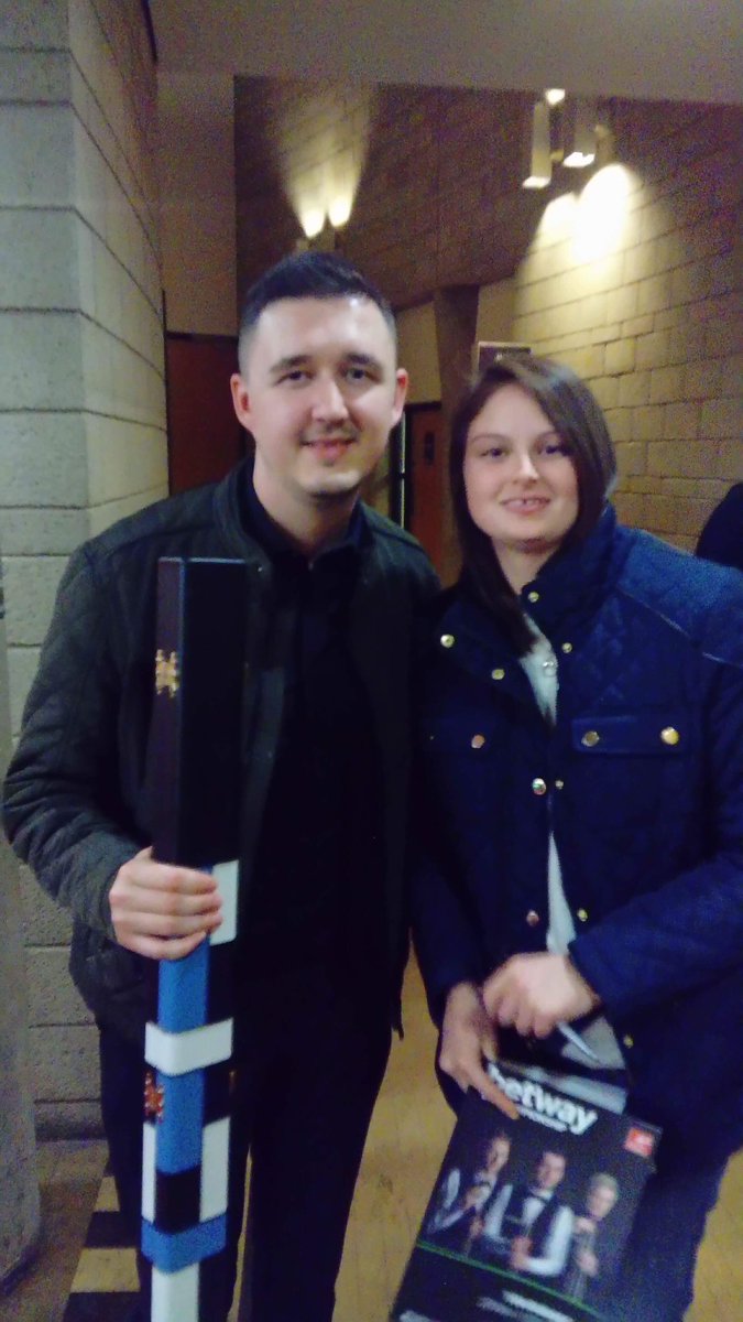 mattycoops1's tweet photo. Had a great day at snooker and Courtney loved it, espessially when she got a photo with her favourite @KyrenWilson she was very happy https://t.co/BaK3nc1JIR