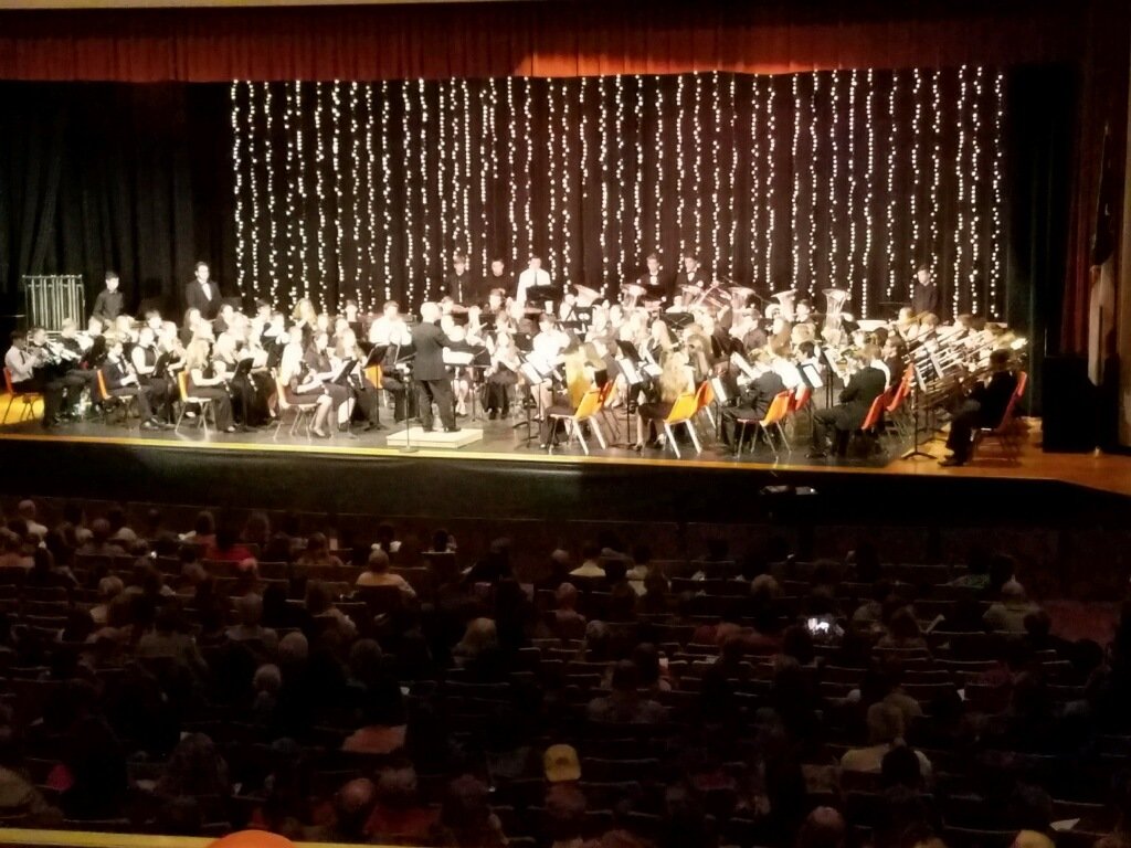 LedfordProud's tweet photo. Ledford Proud of these guys and gals at the All County Symphonic Band  Performance!! @dcsnc  @LedfordHSNC 
🎉🎼🎹🎶🎺♩🎻🎵🥁🎉 https://t.co/lnQuxcHv3k