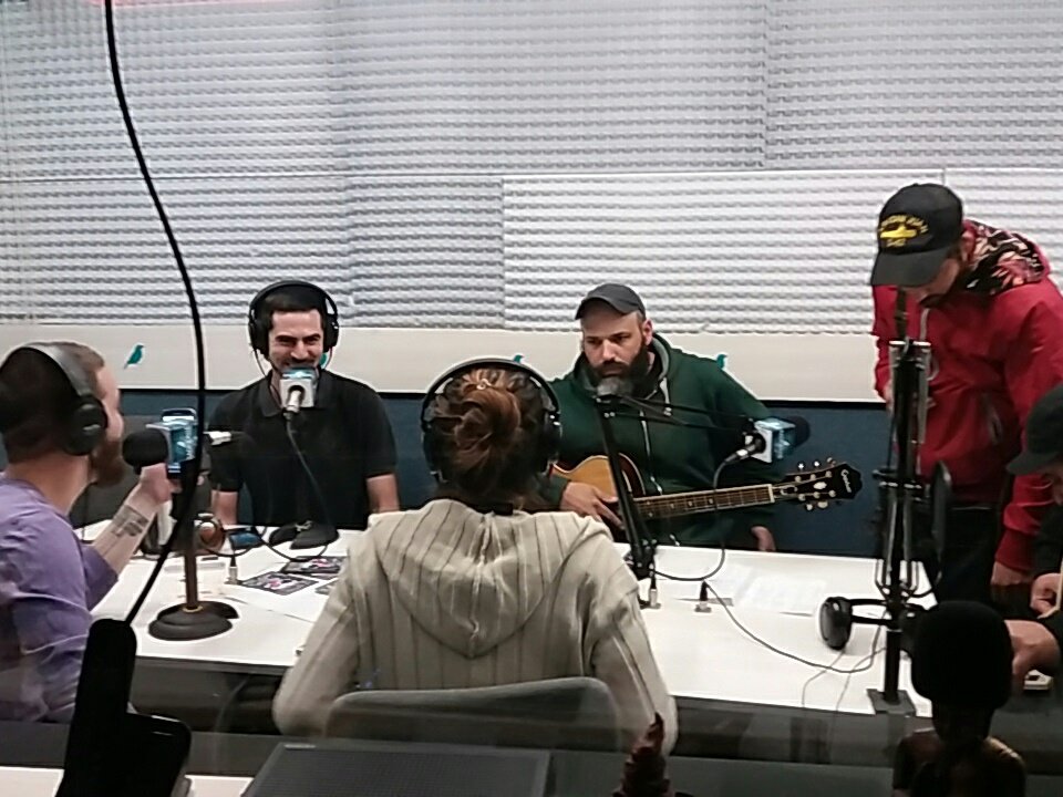 radioloquede's tweet photo. Ya estamos con los amigos de @LaPertuOficial #Programa173 https://t.co/GfQ75M0mic https://t.co/QcU7qPMD9c