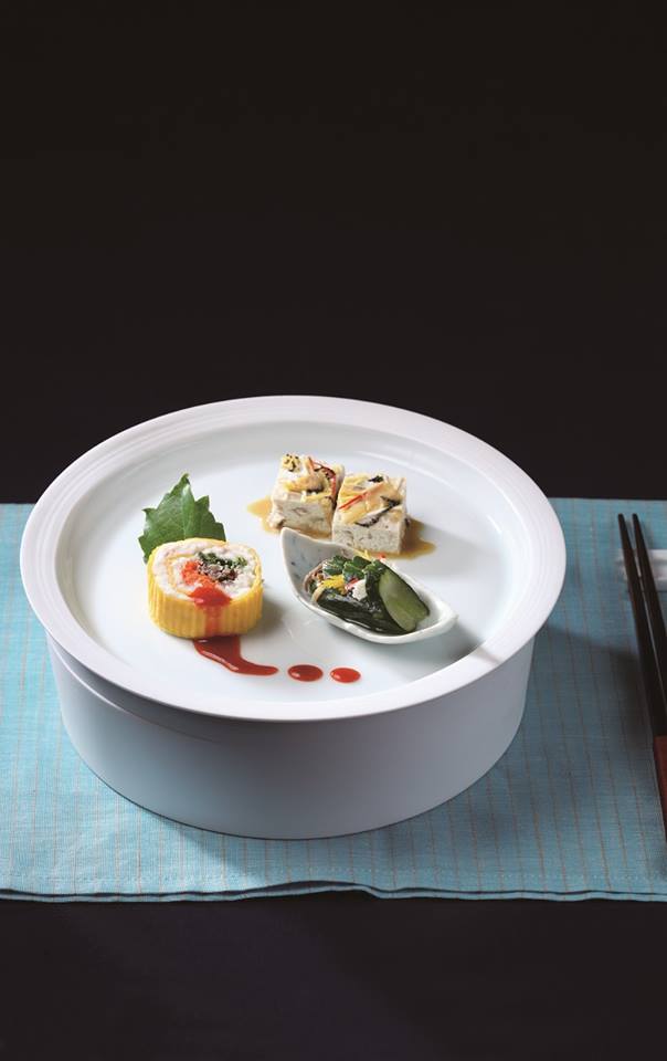 The suffix “seon” in the name of a Korean food indicates that the dish contains steamed vegetables or fish as a main ingredient. Vegetables (such as squash, cucumber, eggplant or cabbage) are stuffed with a filling (such as beef). They are then boiled in>goo.gl/SSN3Hf