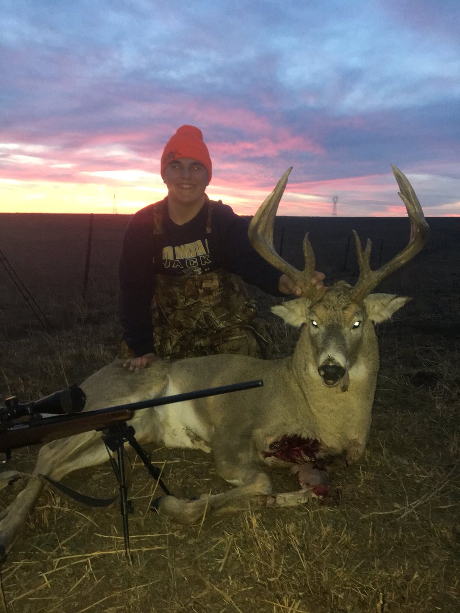 tannerz14's tweet image. Dropped this SD whitetail at 404 yards with 300 wsm. Look at the damage from Barnes vor-tx ammo @BarnesBullets